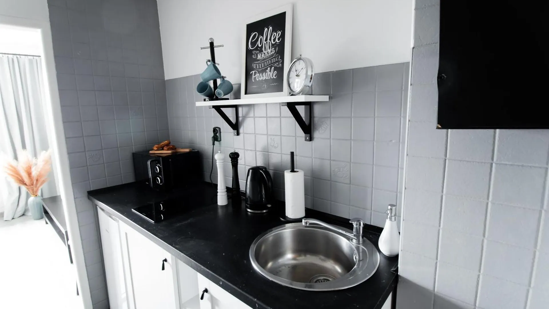Piotrapartments - Daleka Cozy Train&Airport Apartment 바르샤바