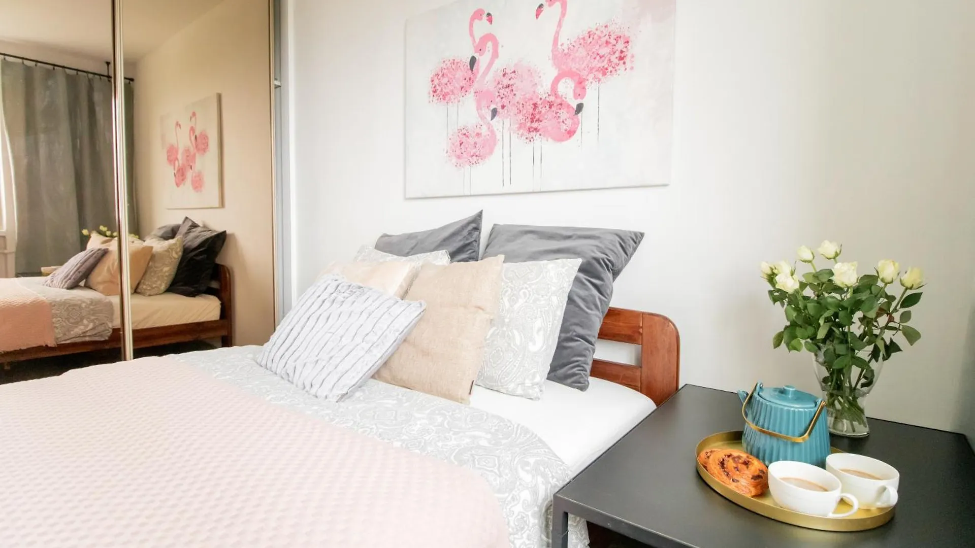 Piotrapartments - Daleka Cozy Train&Airport Apartment 바르샤바 0*,  폴란드