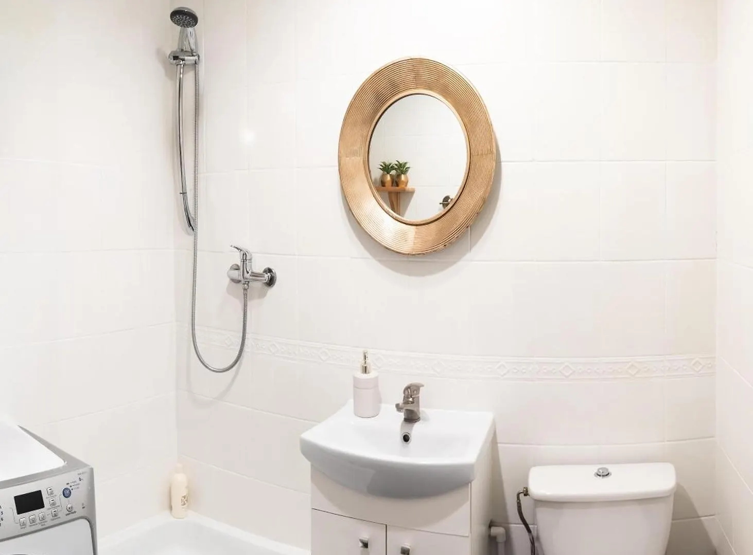 Piotrapartments - Daleka Cozy Train&Airport Apartment 바르샤바 0*,  폴란드